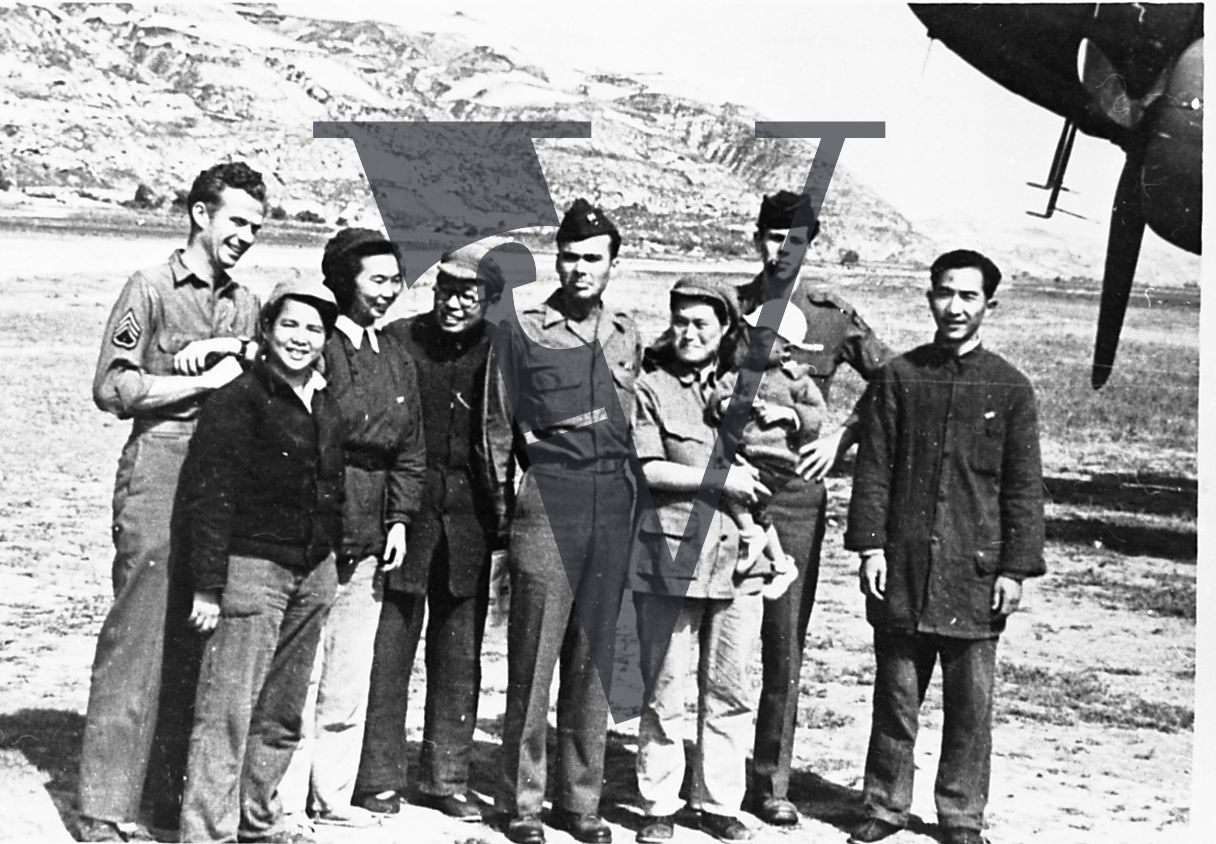 China, Yenan, Hsiao Li Lindsay, Lady Lindsay of Birker, baby, US servicemen, Chinese officials, portrait, plane.