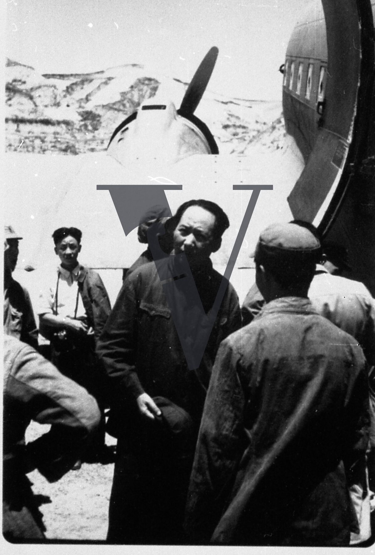 China, Yenan, Mao Zedong, Koji Ariyoshi, Chinese servicemen, plane.