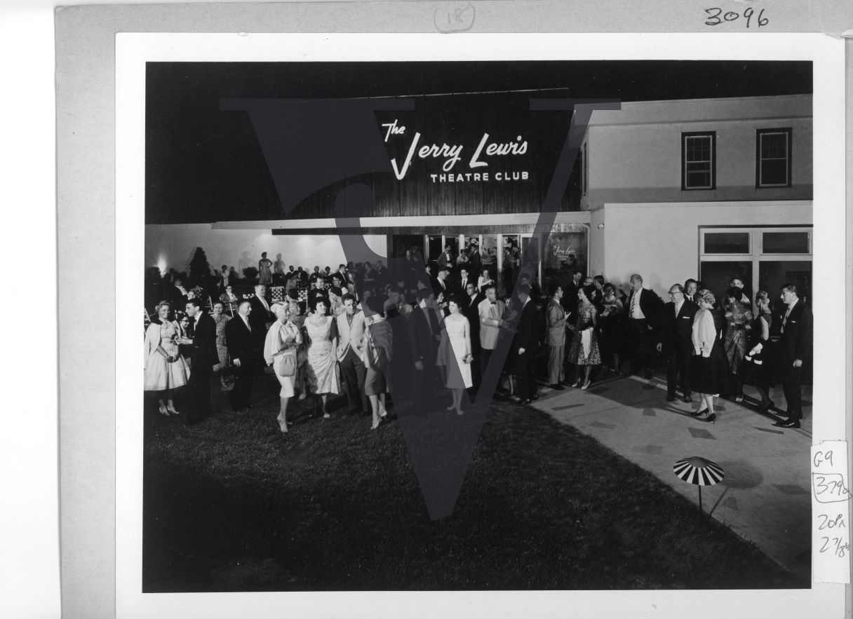 Charles and Lillian Brown's Hotel, Jerry Lewis Theatre Club, crowd, exterior.