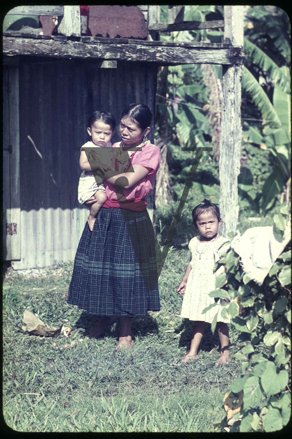 Belize, Mother with children, Kekchi.