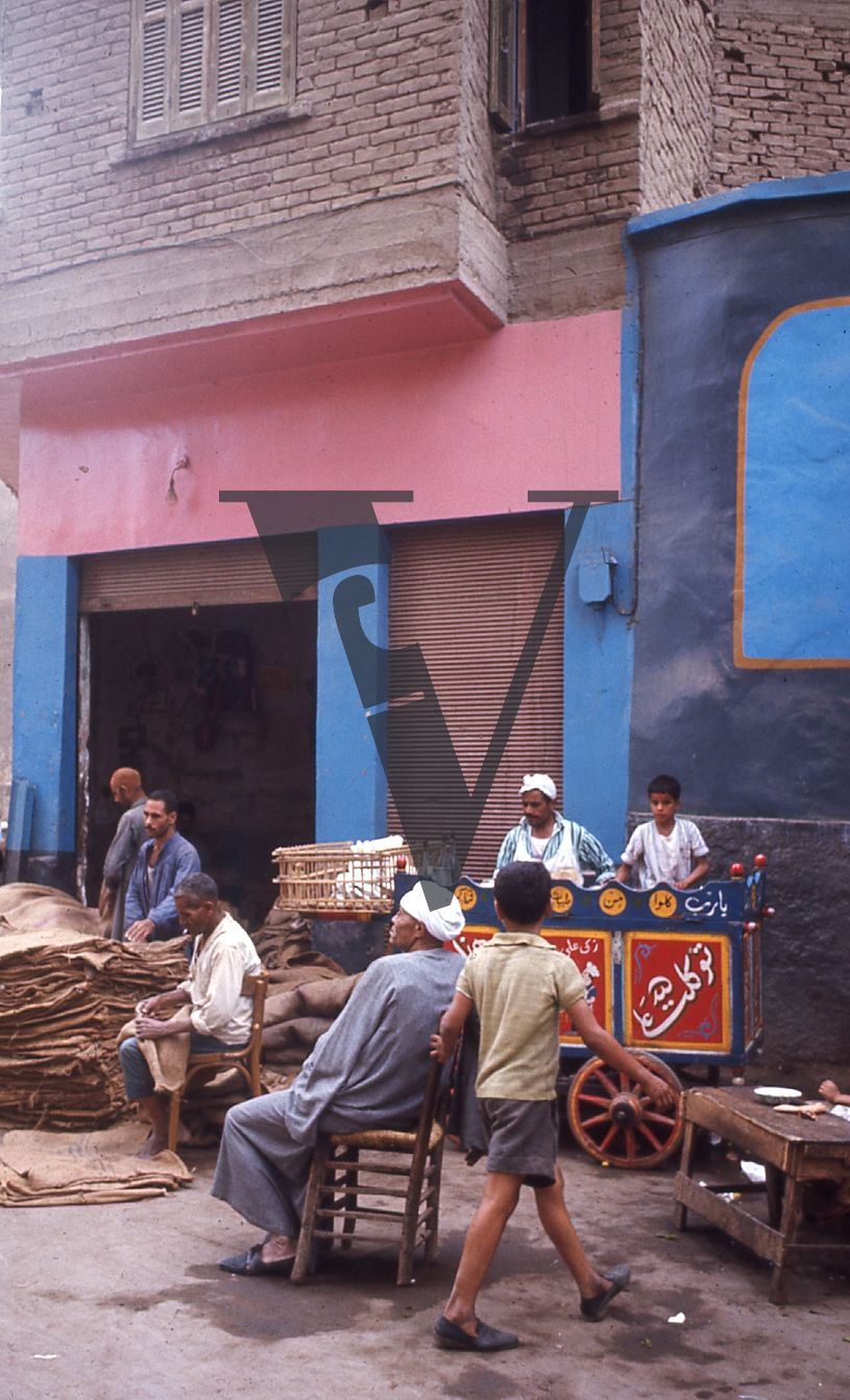 Egypt, street scene, traders.