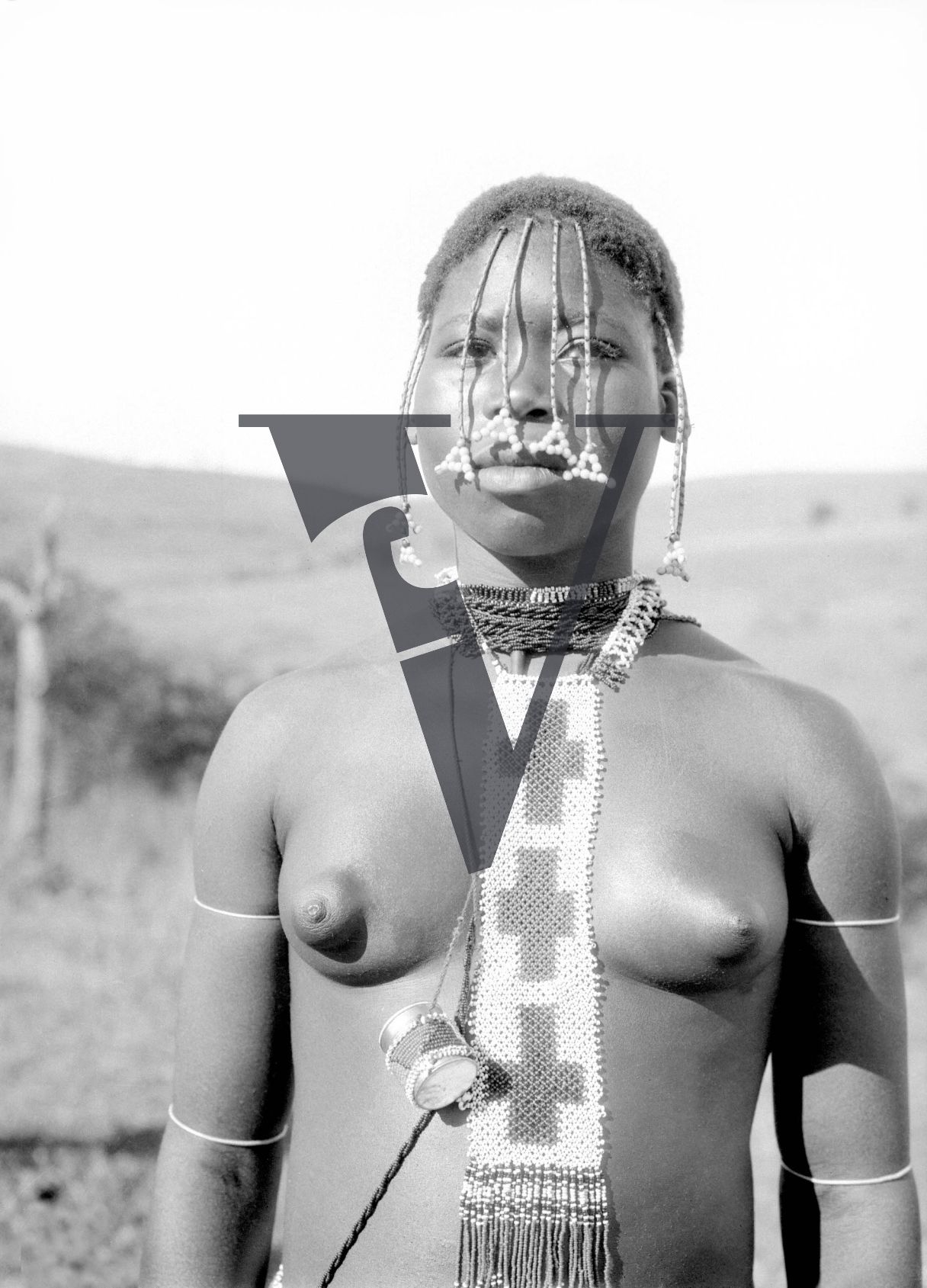Siliva the Zulu, Production still, woman, bead headdress.