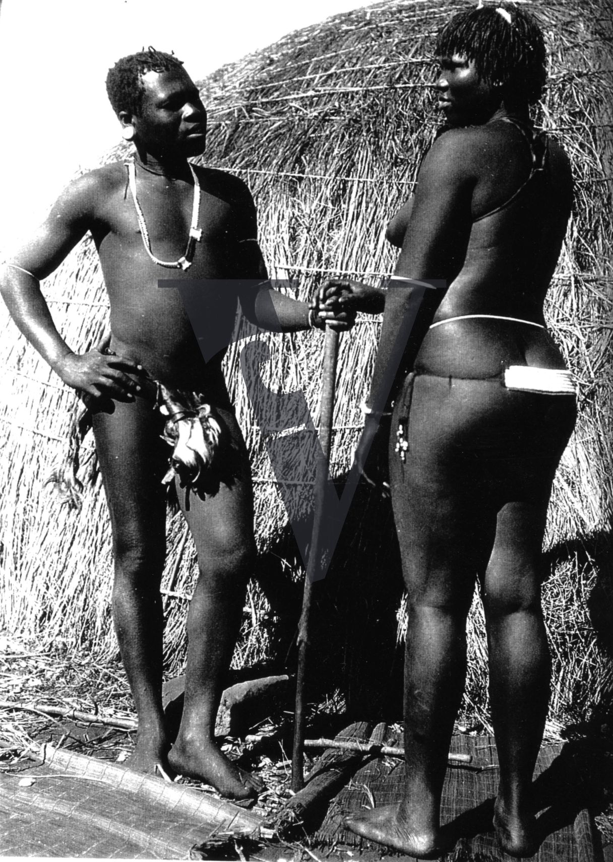 Siliva the Zulu, Production still, young man, woman naked.