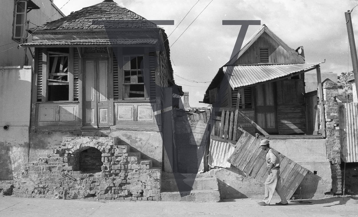 Jamaica, Dilapidated houses.