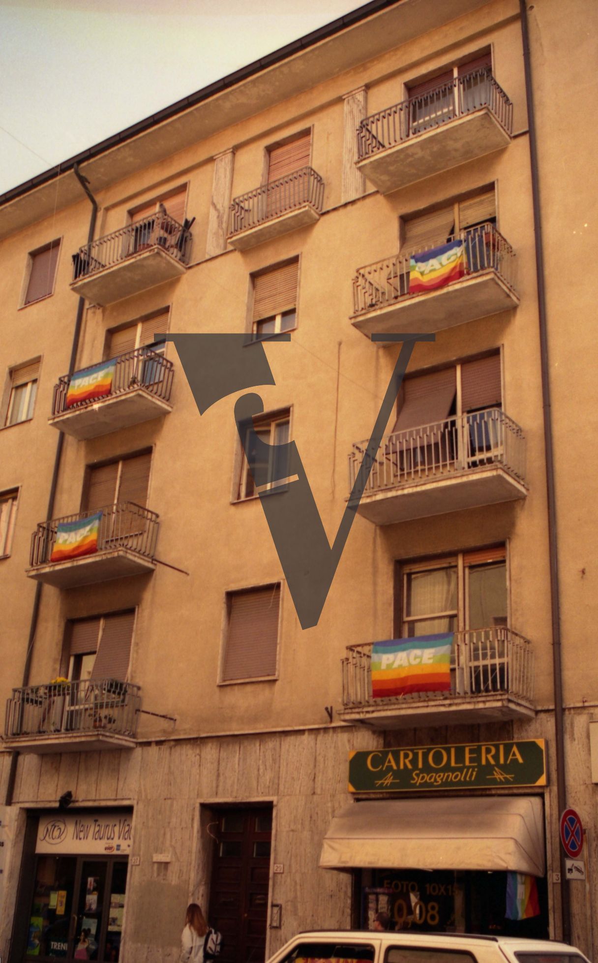 Italy, Bandiera per la Pace, Milan, balconies, Cartoleria Spagnolli.