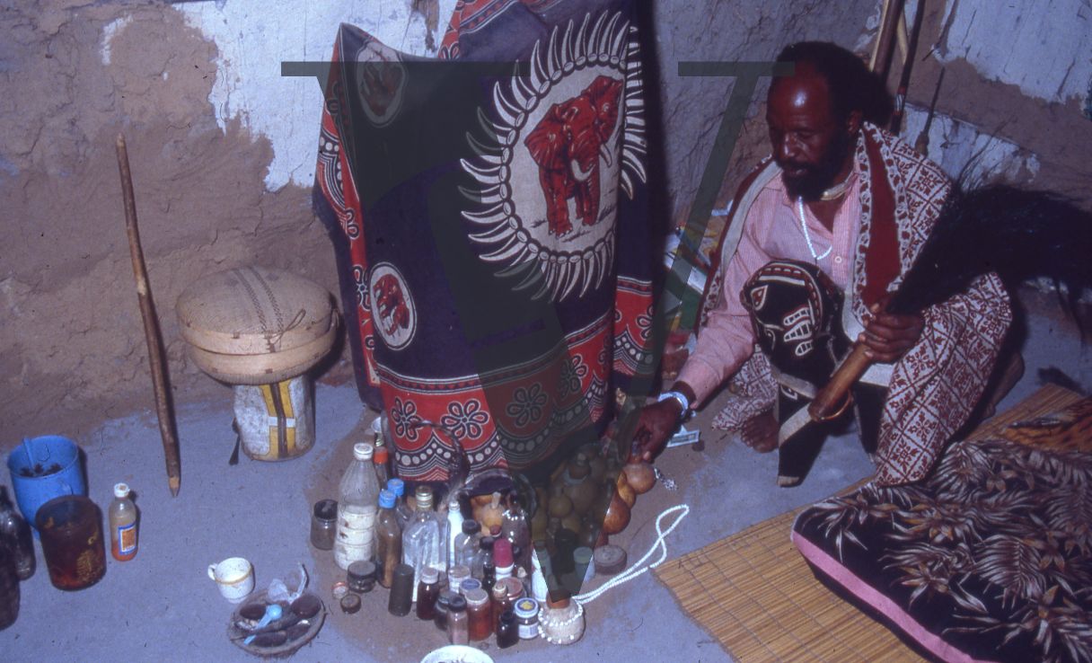 Sangoma, Zululand, Inyanga with Muti, medicine.
