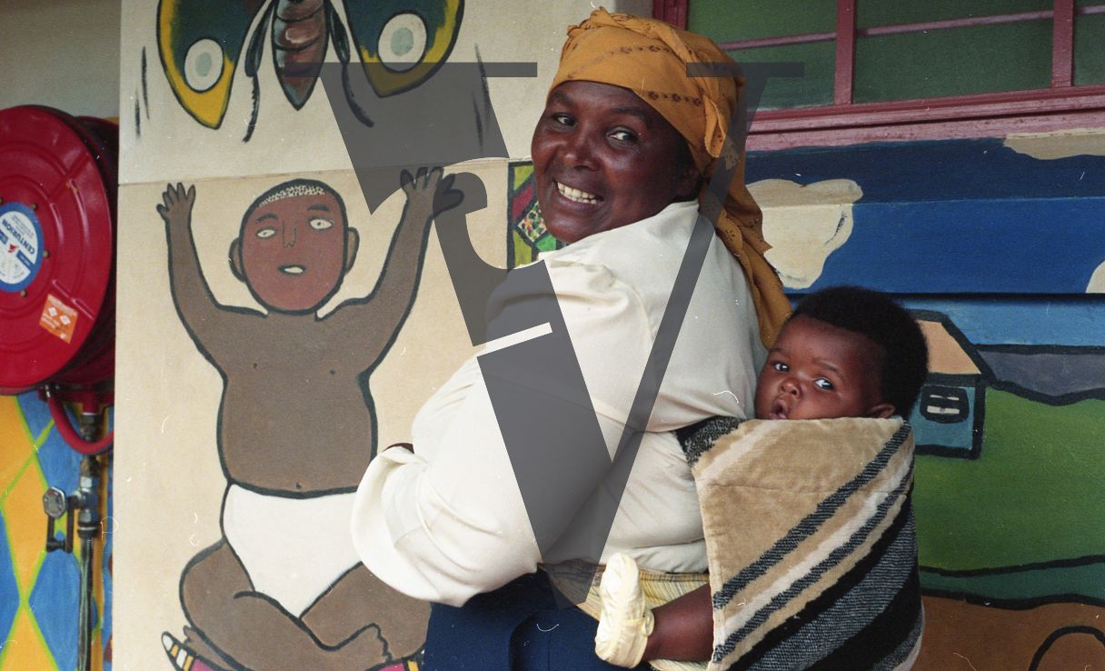 Sangoma, Zululand, Woman with baby at the Valley Trust, portrait, Botha's Hill.